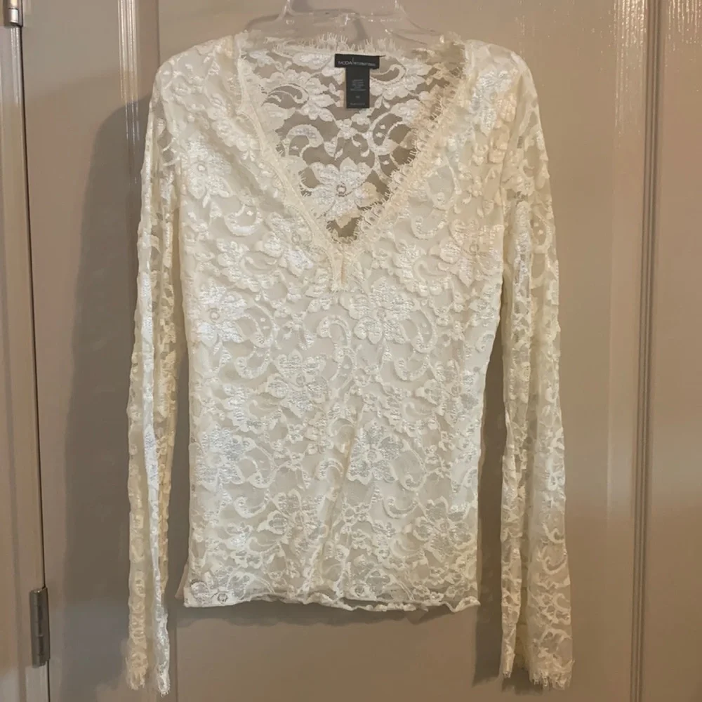 XS Victoria’s Secret lace vee neck, long sleeved blouse - Picture 1 of 5